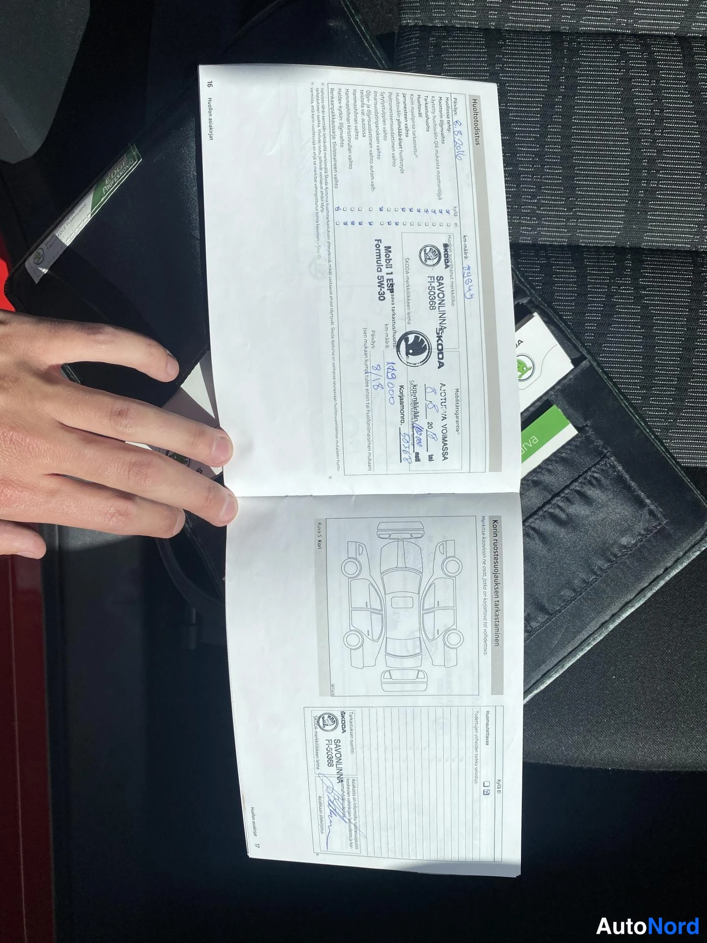 Punainen Skoda Octavia 2013, kuva 19
