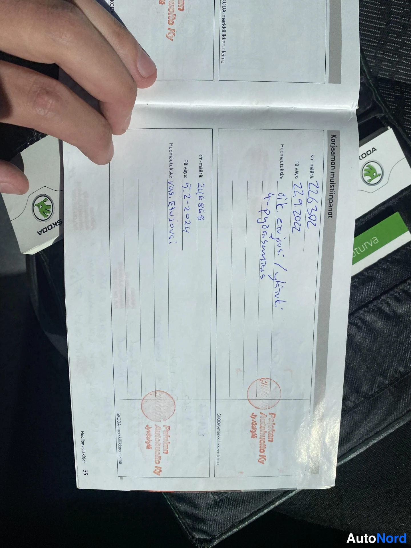 Punainen Skoda Octavia 2013, kuva 27