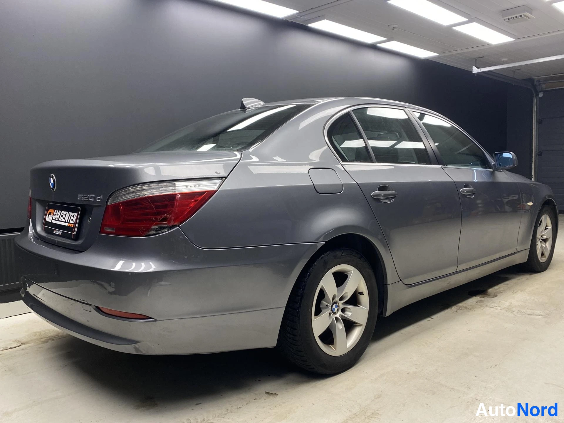 Harmaa BMW 520d 2008, kuva 11