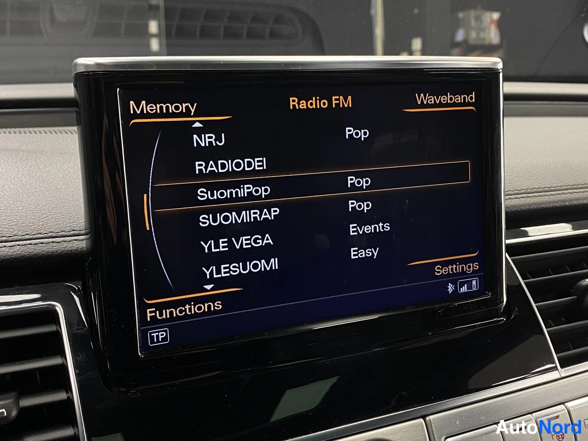 Musta Audi A8 2015, kuva 38