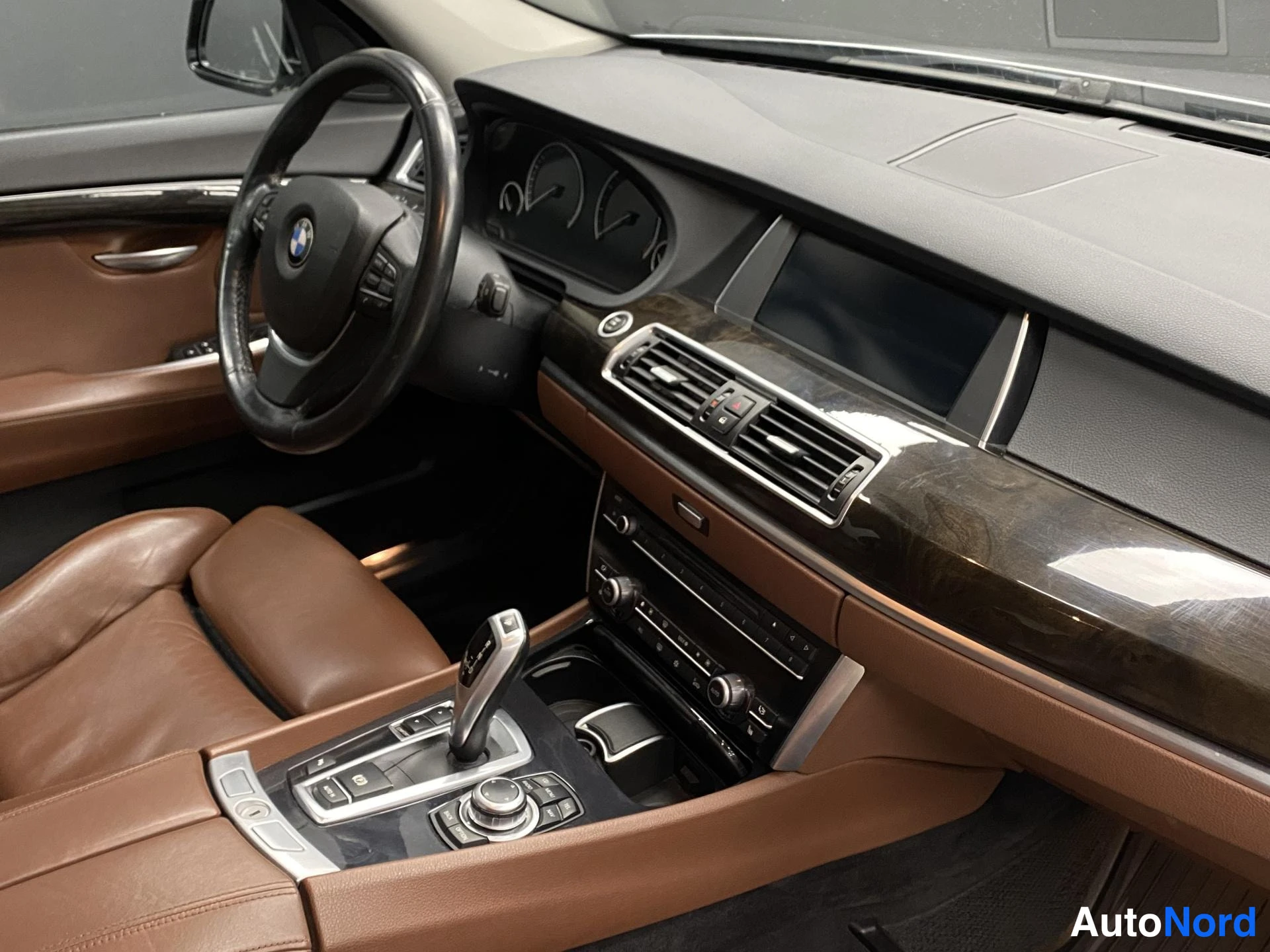 Harmaa BMW 535i 2010, kuva 15
