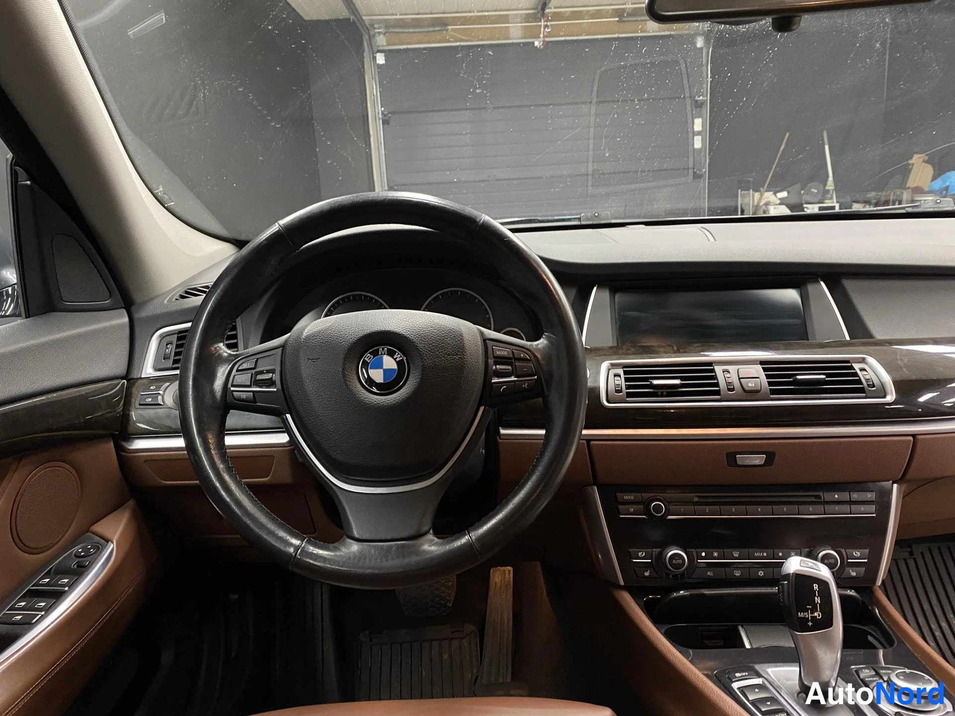 Harmaa BMW 535i 2010, kuva 17