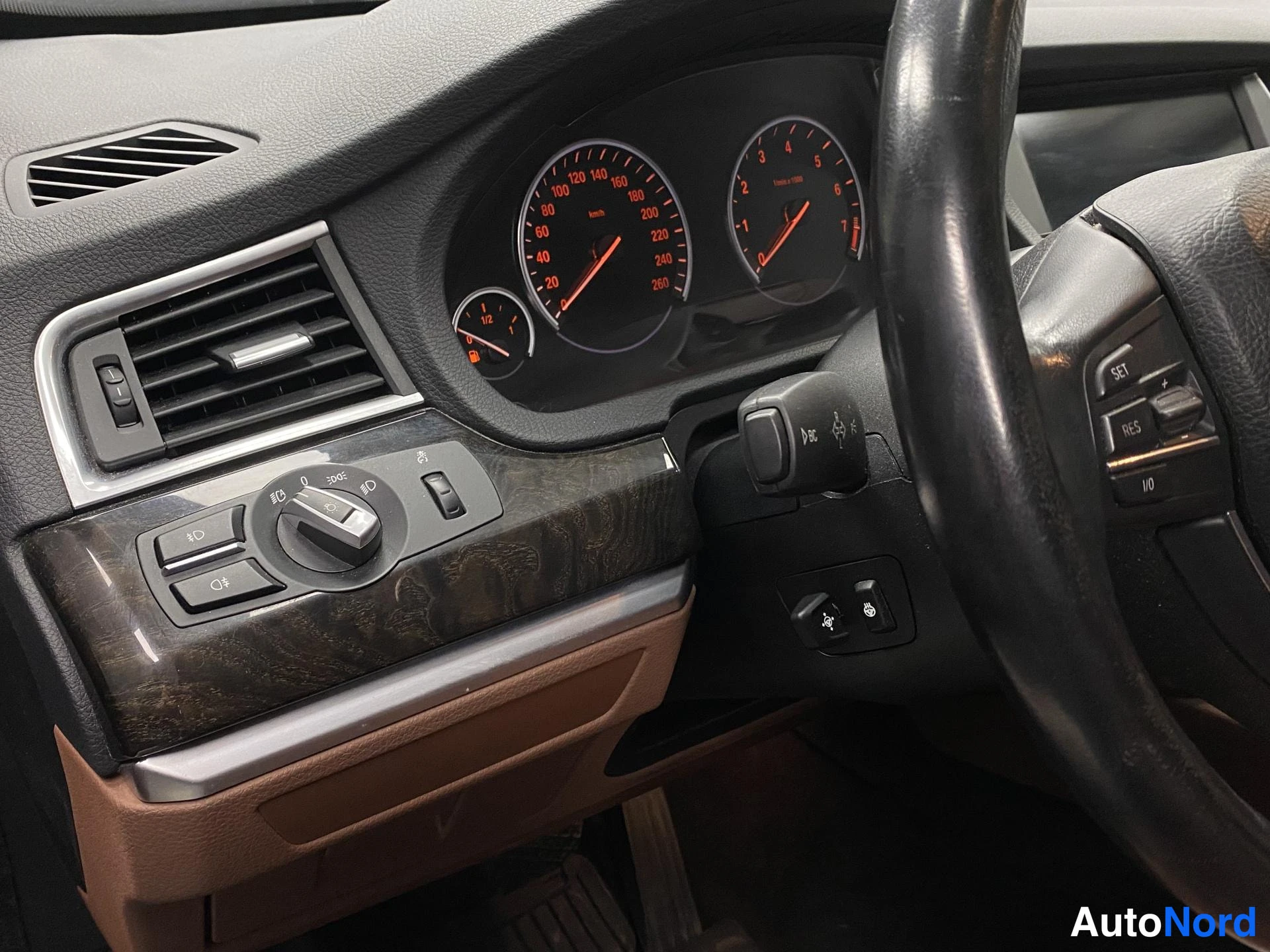 Harmaa BMW 535i 2010, kuva 18