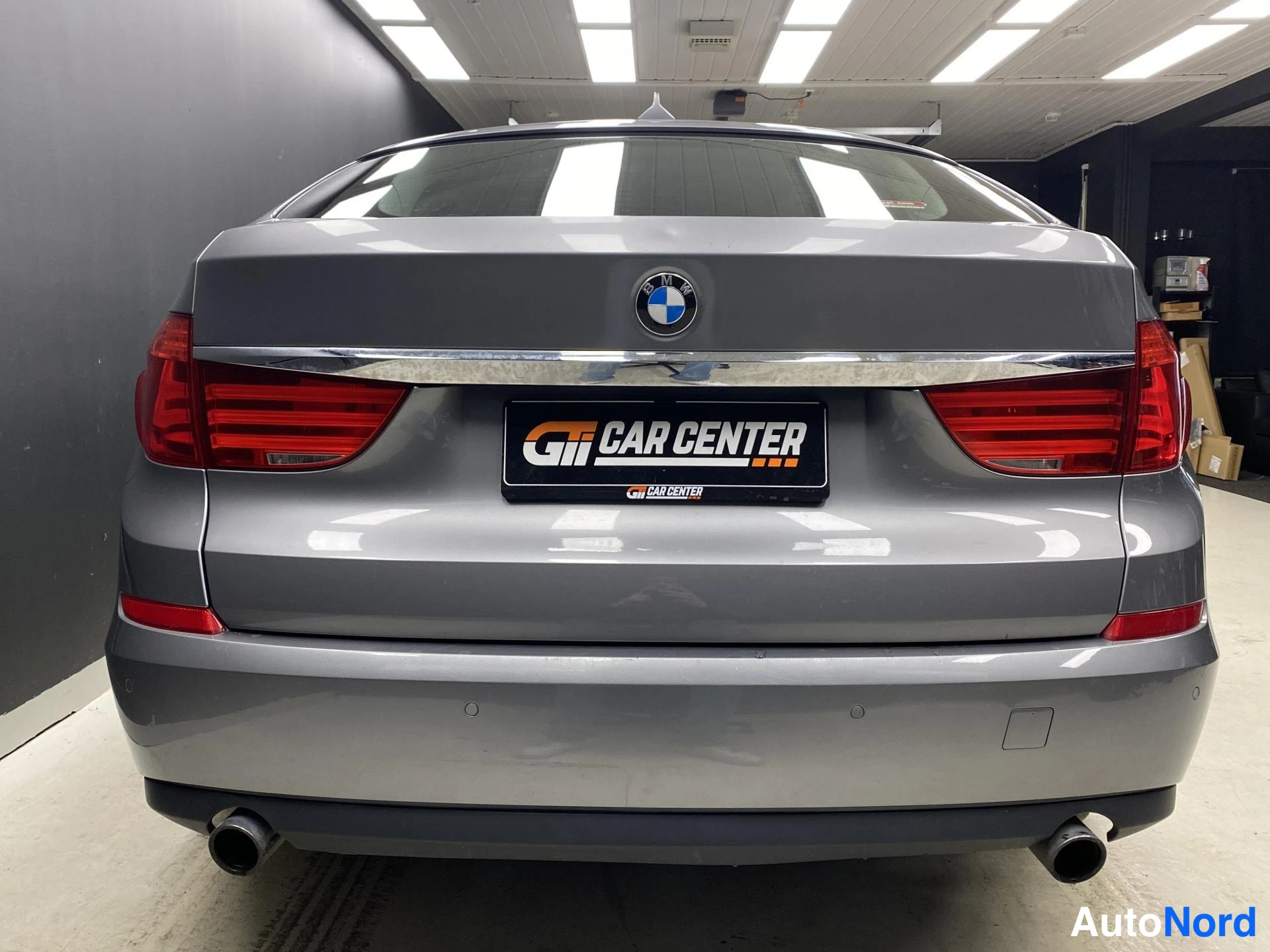 Harmaa BMW 535i 2010, takaa, kuva 6