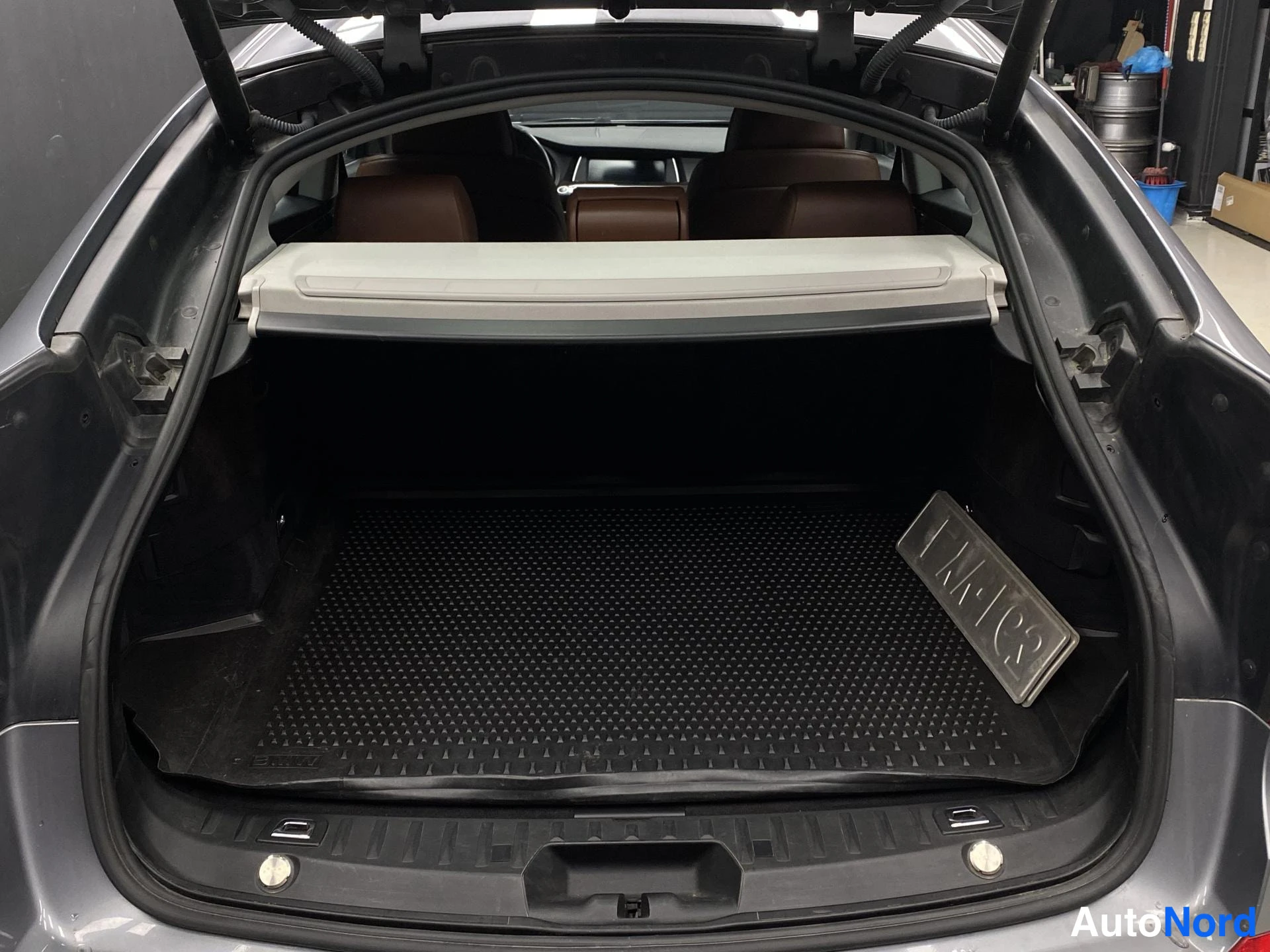Harmaa BMW 535i 2010, kuva 7