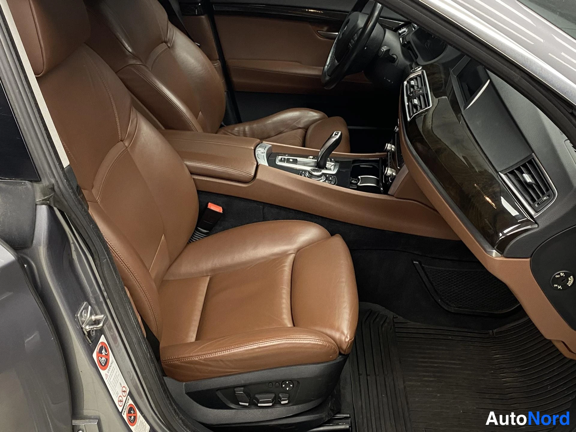 Harmaa BMW 535i 2010, kuva 10