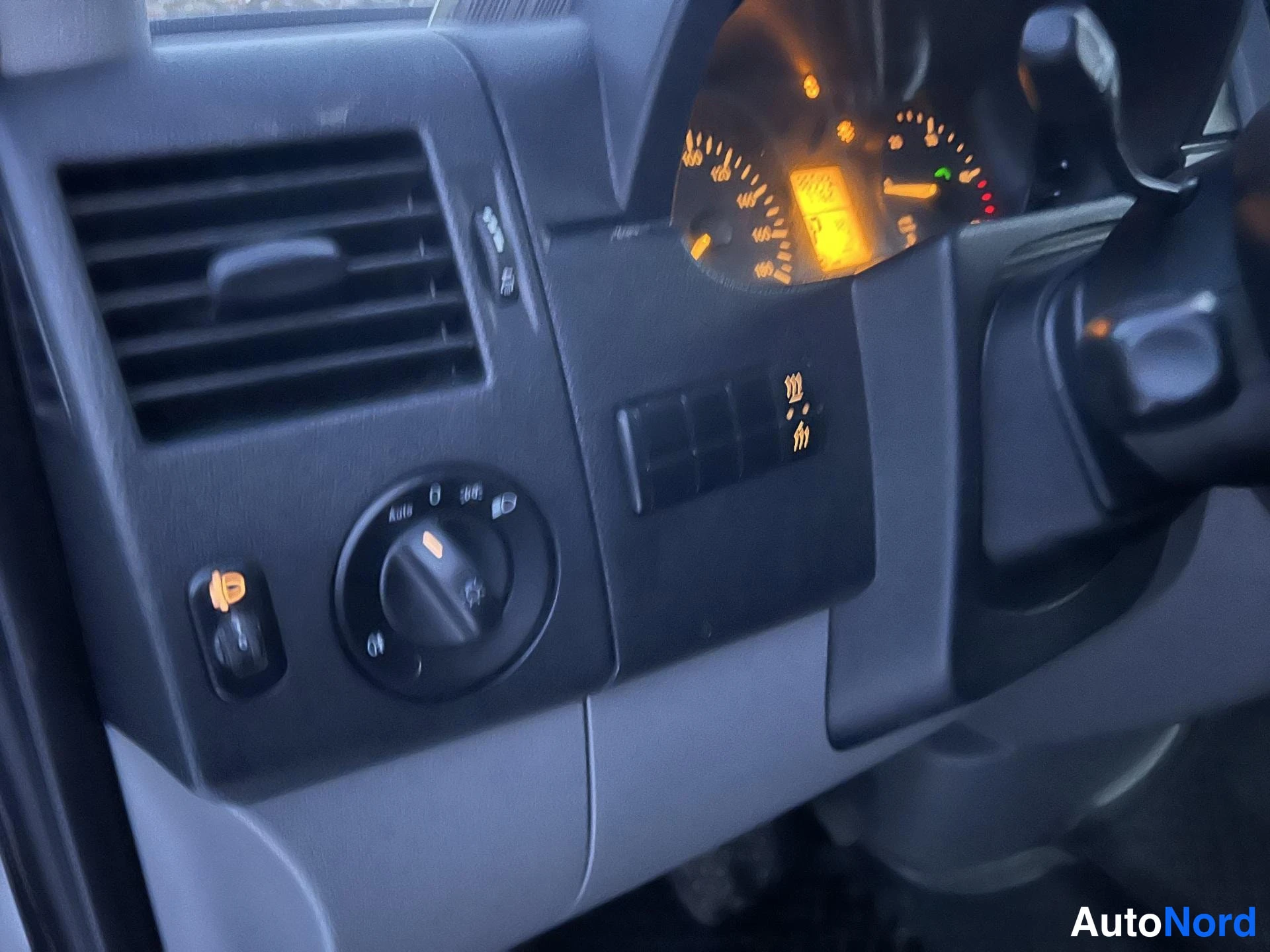 Valkoinen Mercedes-Benz Sprinter 2015, kuva 15