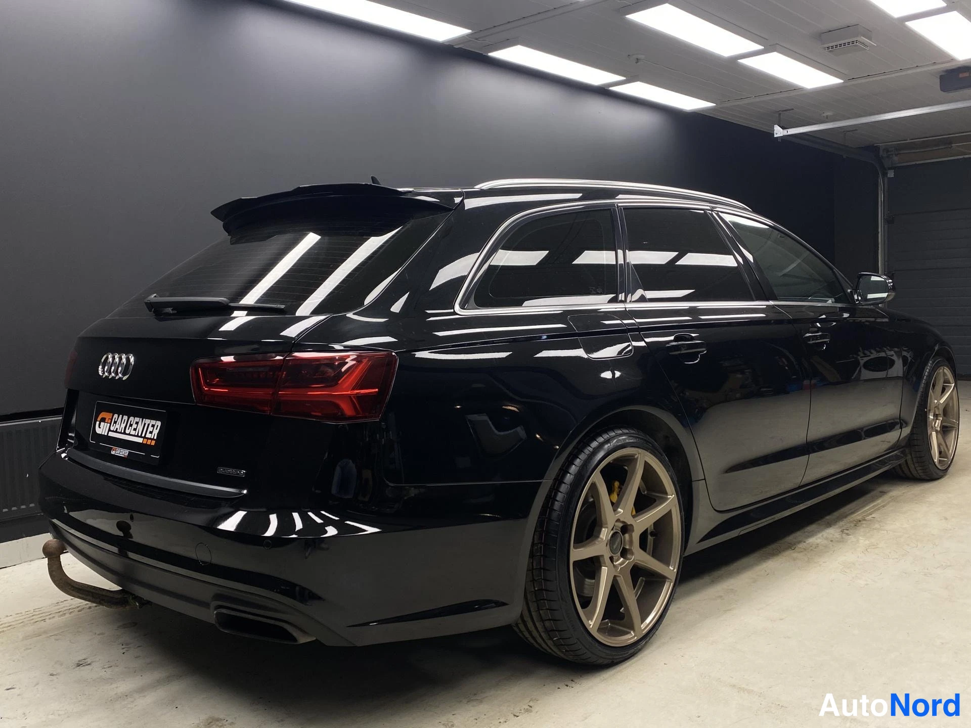 Musta Audi A6 2016, takaviisto, kuva 6