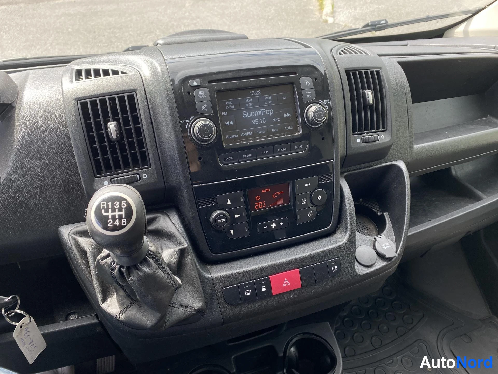 Musta Peugeot Boxer 2019, kuva 12