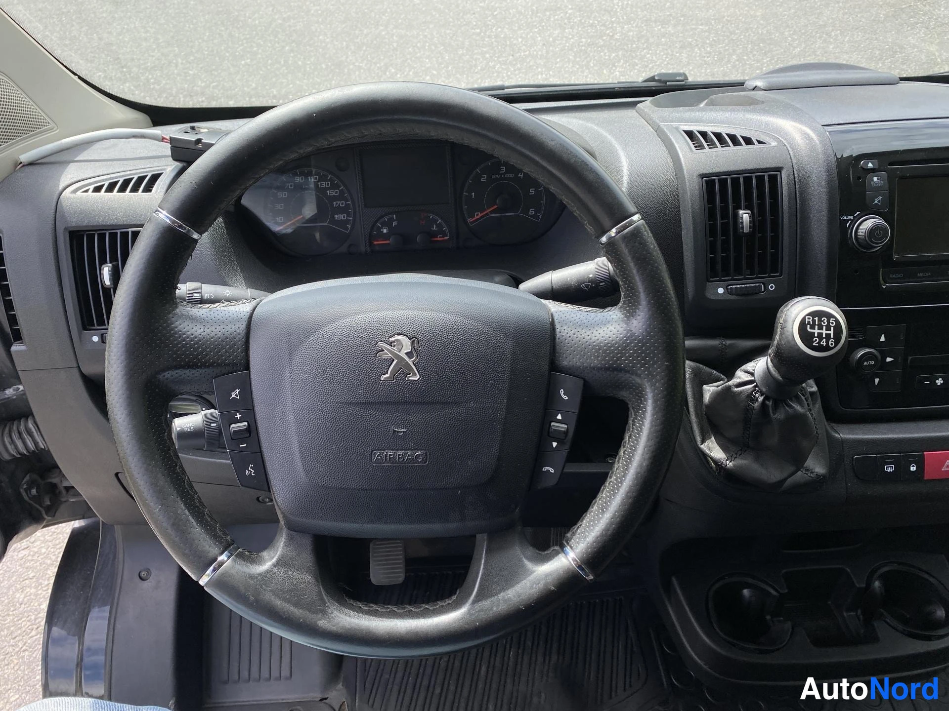 Musta Peugeot Boxer 2019, kuva 13