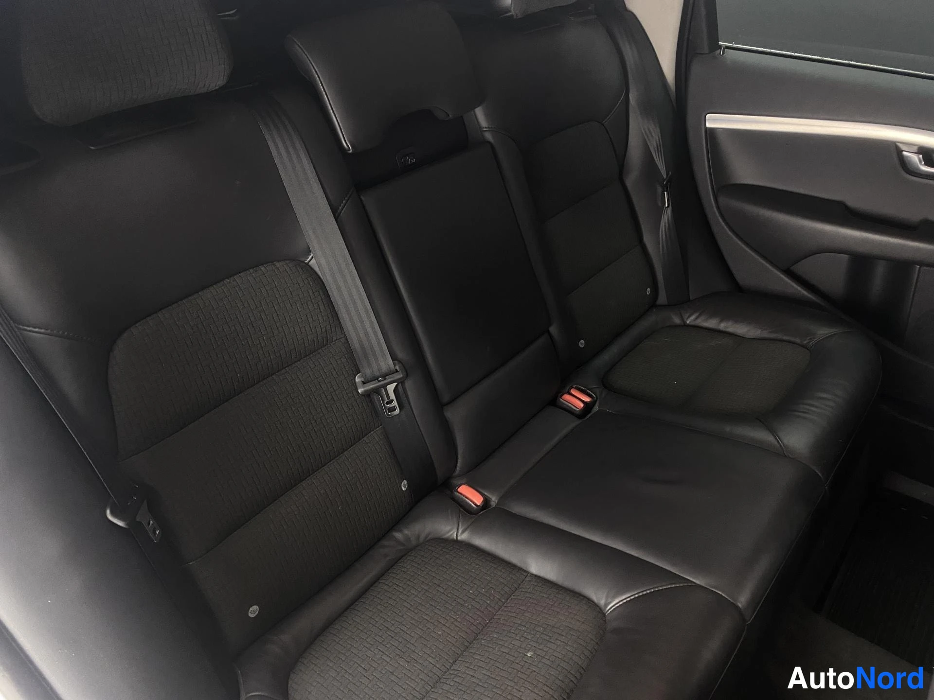 Harmaa Volvo V70 2013, kuva 12
