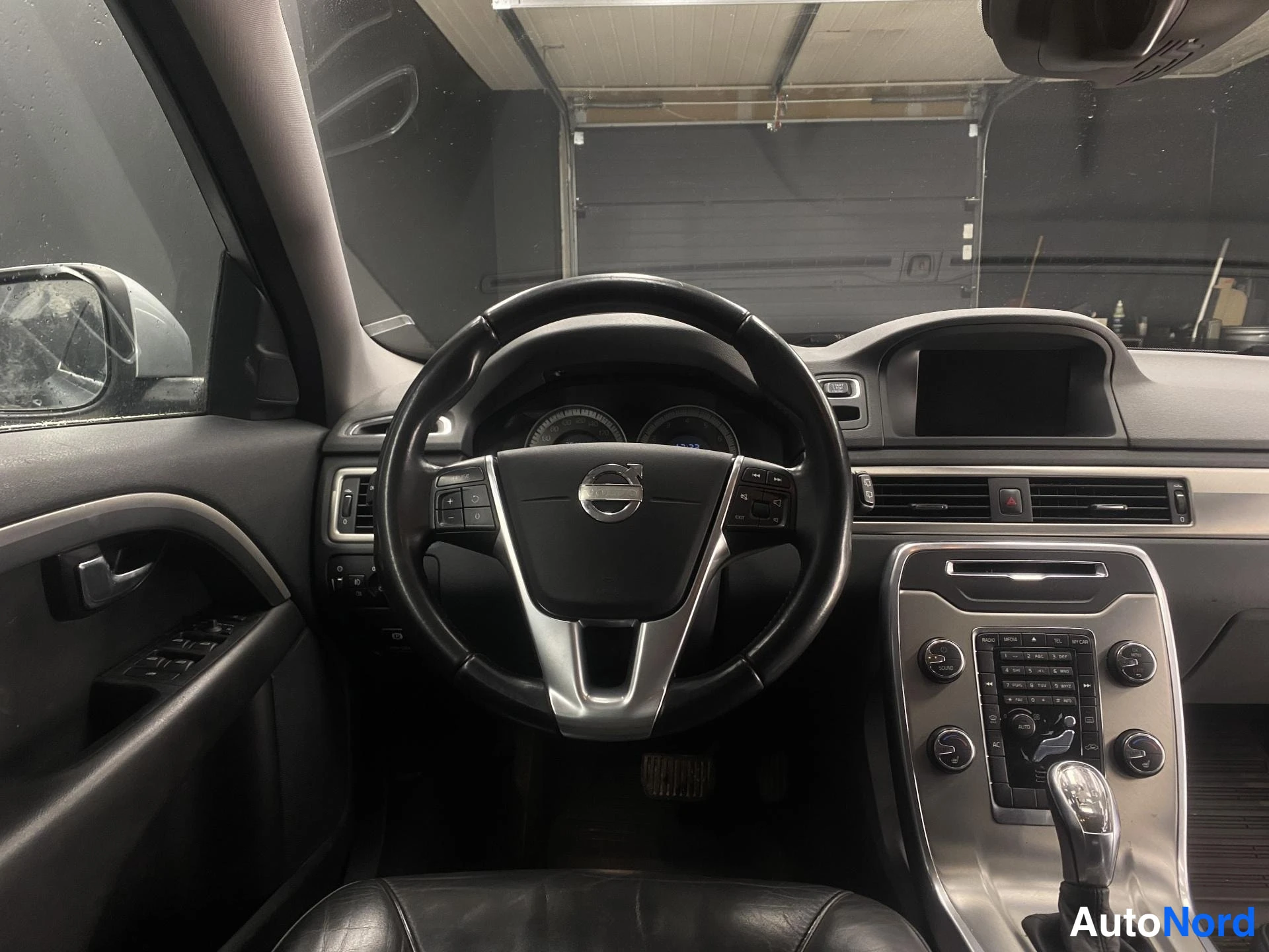 Harmaa Volvo V70 2013, kuva 14