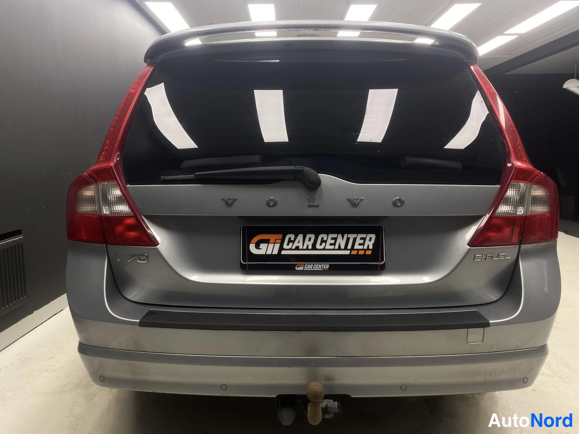 Harmaa Volvo V70 2013, takaa, kuva 6