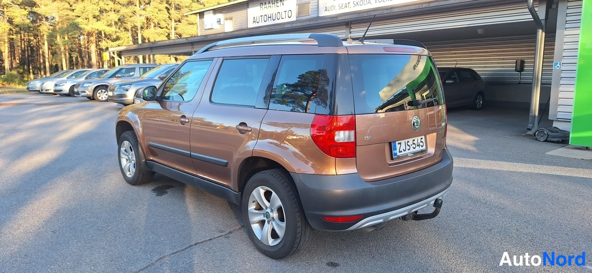 Oranssi Skoda Yeti 2012, takaviisto, kuva 5