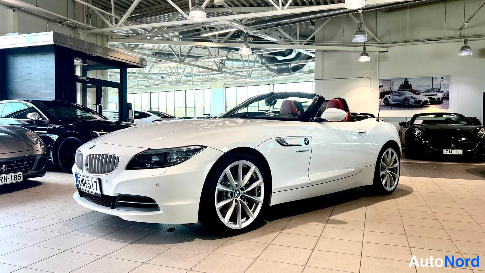 Valkoinen BMW Z4 2013, etuviisto, keula vasemmalle, kuva 2