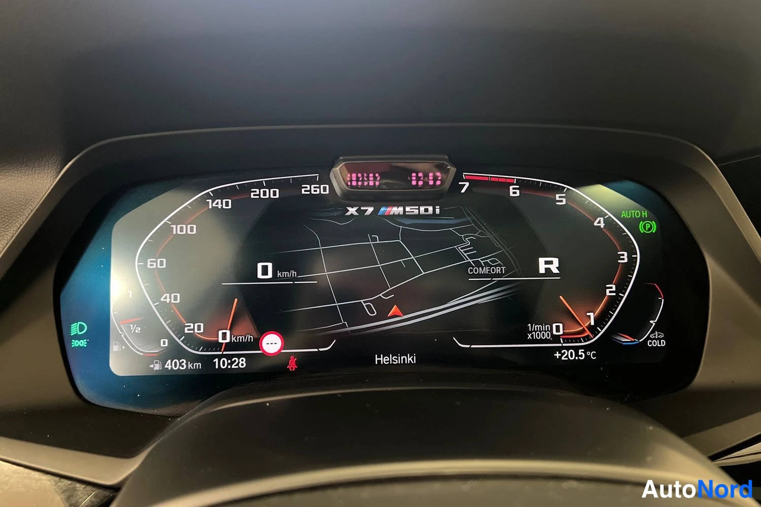 Sininen BMW X7 2022, yksityiskohta, kuva 23
