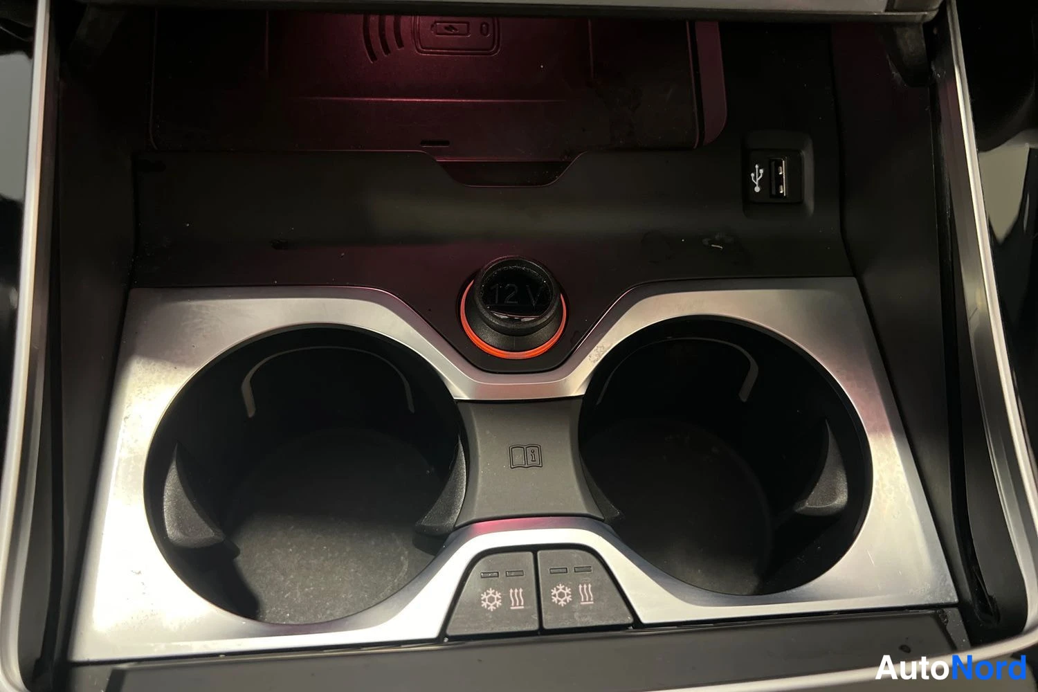 Sininen BMW X7 2022, yksityiskohta, kuva 27