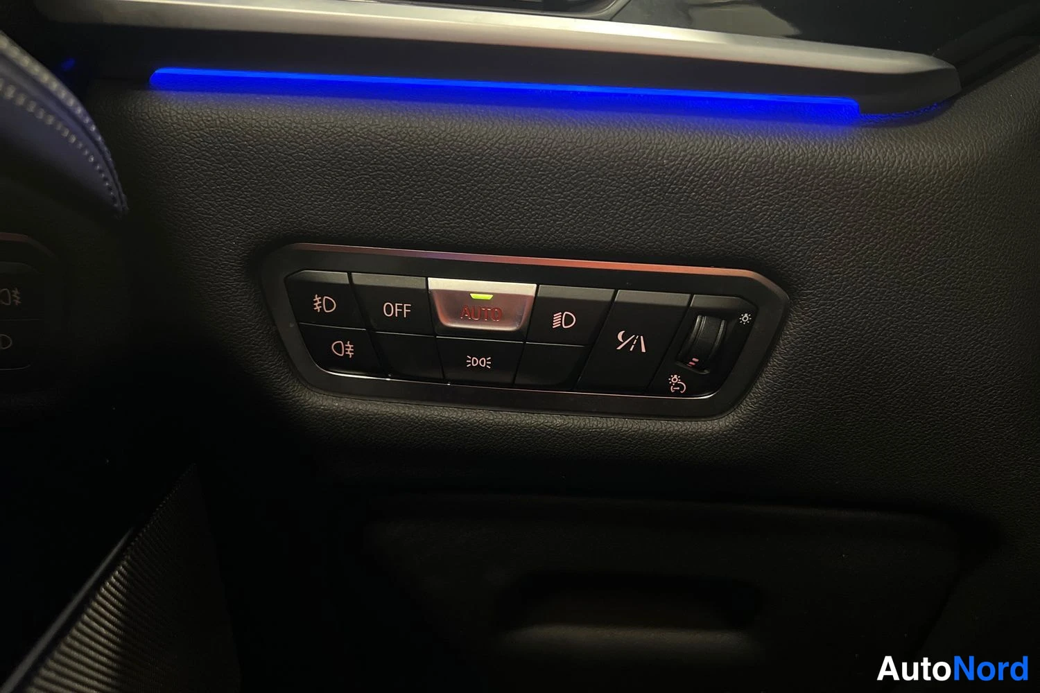 Sininen BMW X7 2022, yksityiskohta, kuva 38