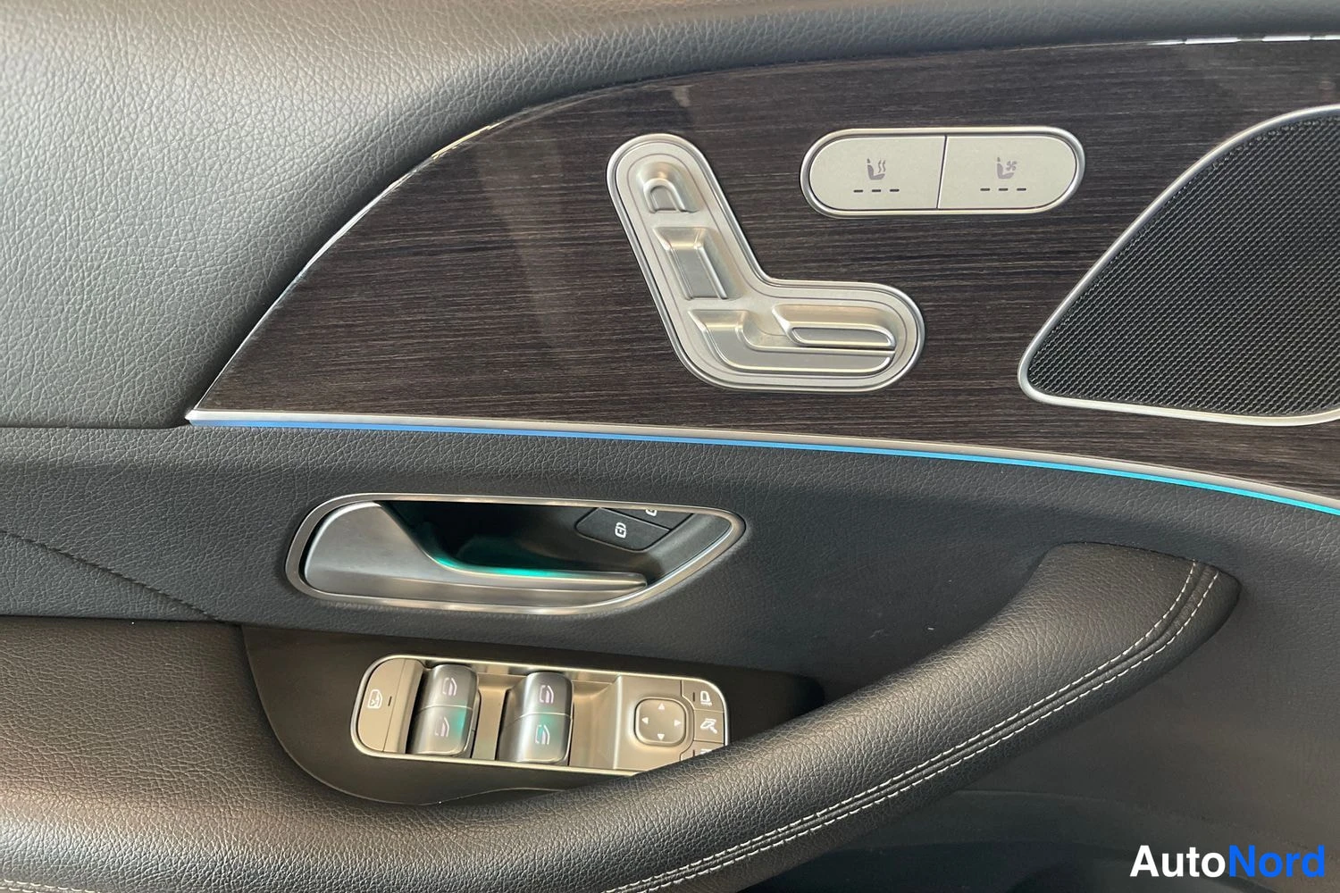 Musta Mercedes-Benz GLS 2021, yksityiskohta, kuva 14