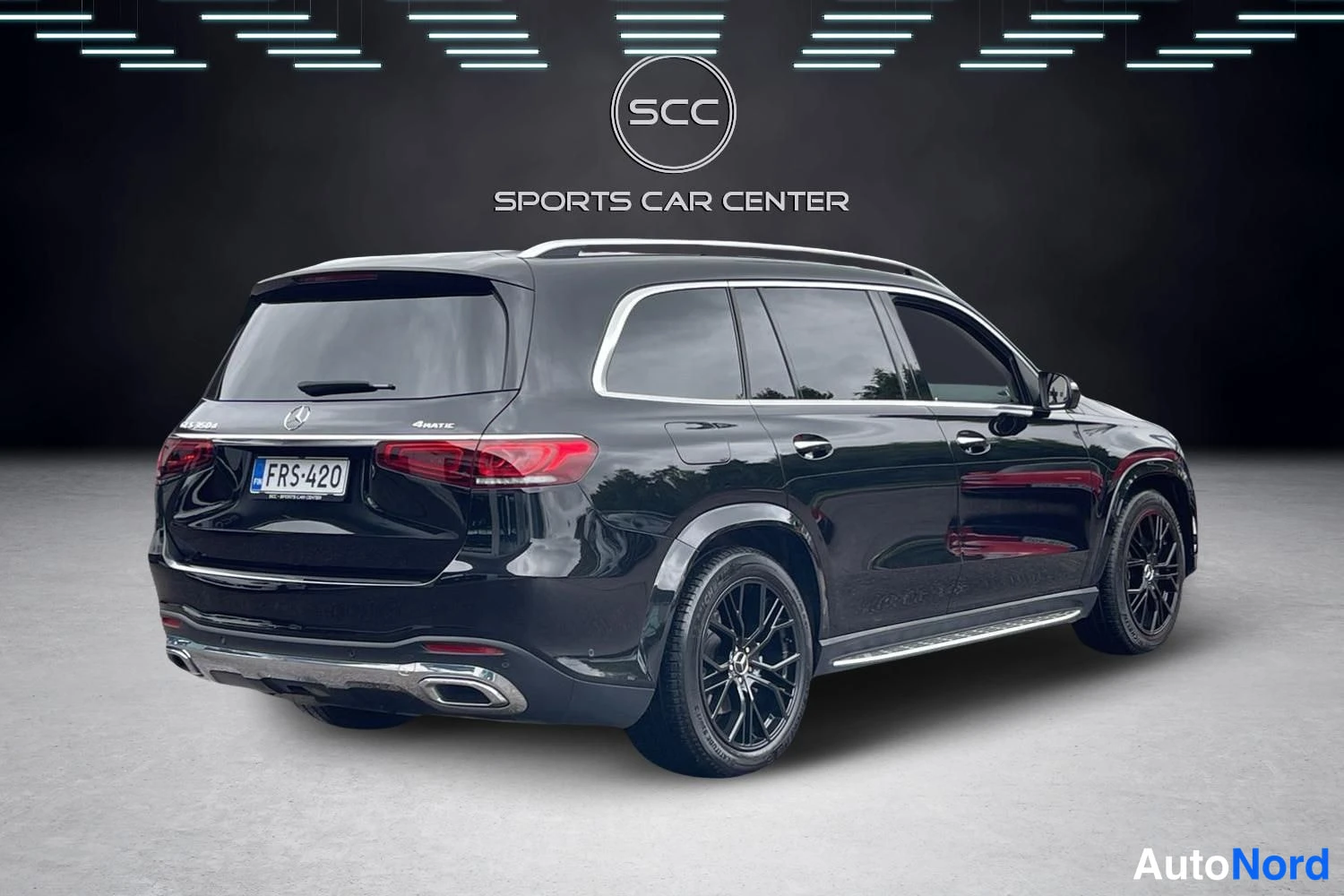 Musta Mercedes-Benz GLS 2021, takaviisto, kuva 3