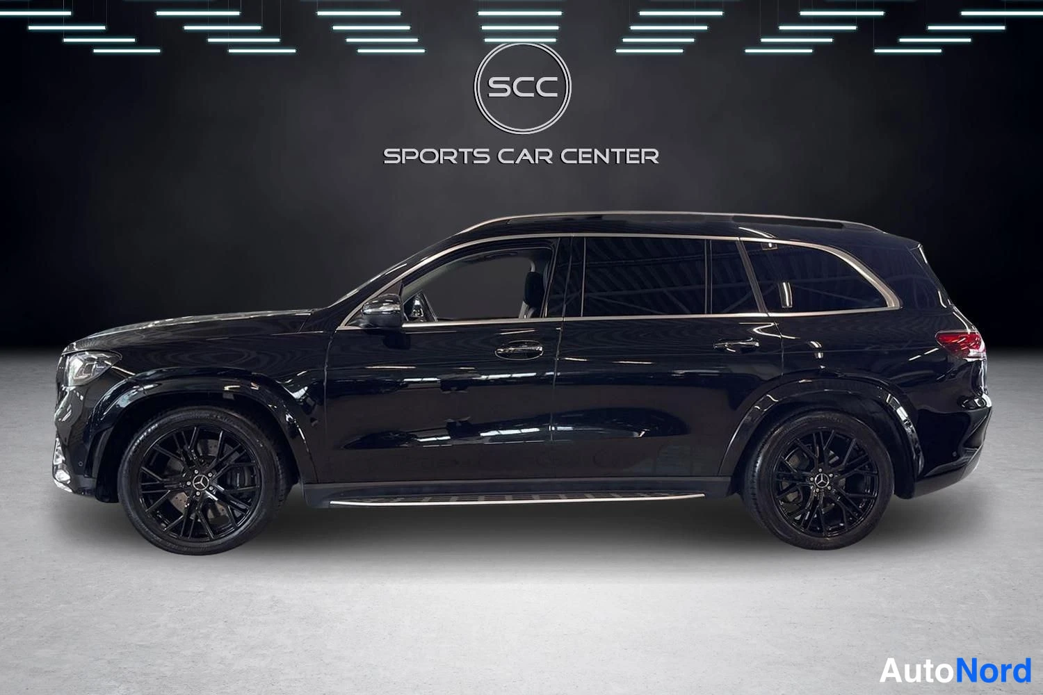 Musta Mercedes-Benz GLS 2021, sivulta, kuva 2