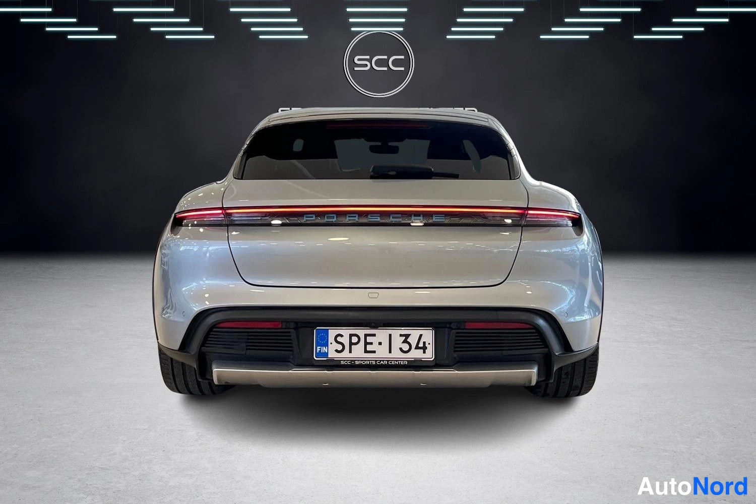 Harmaa Porsche Taycan Cross Turismo 2023, takaa, kuva 6