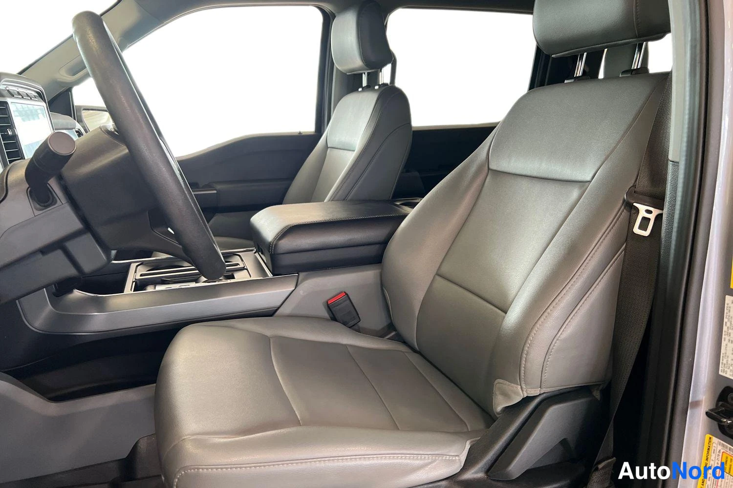 Hopea Ford F-150 2023, etuistuimet, kuva 12