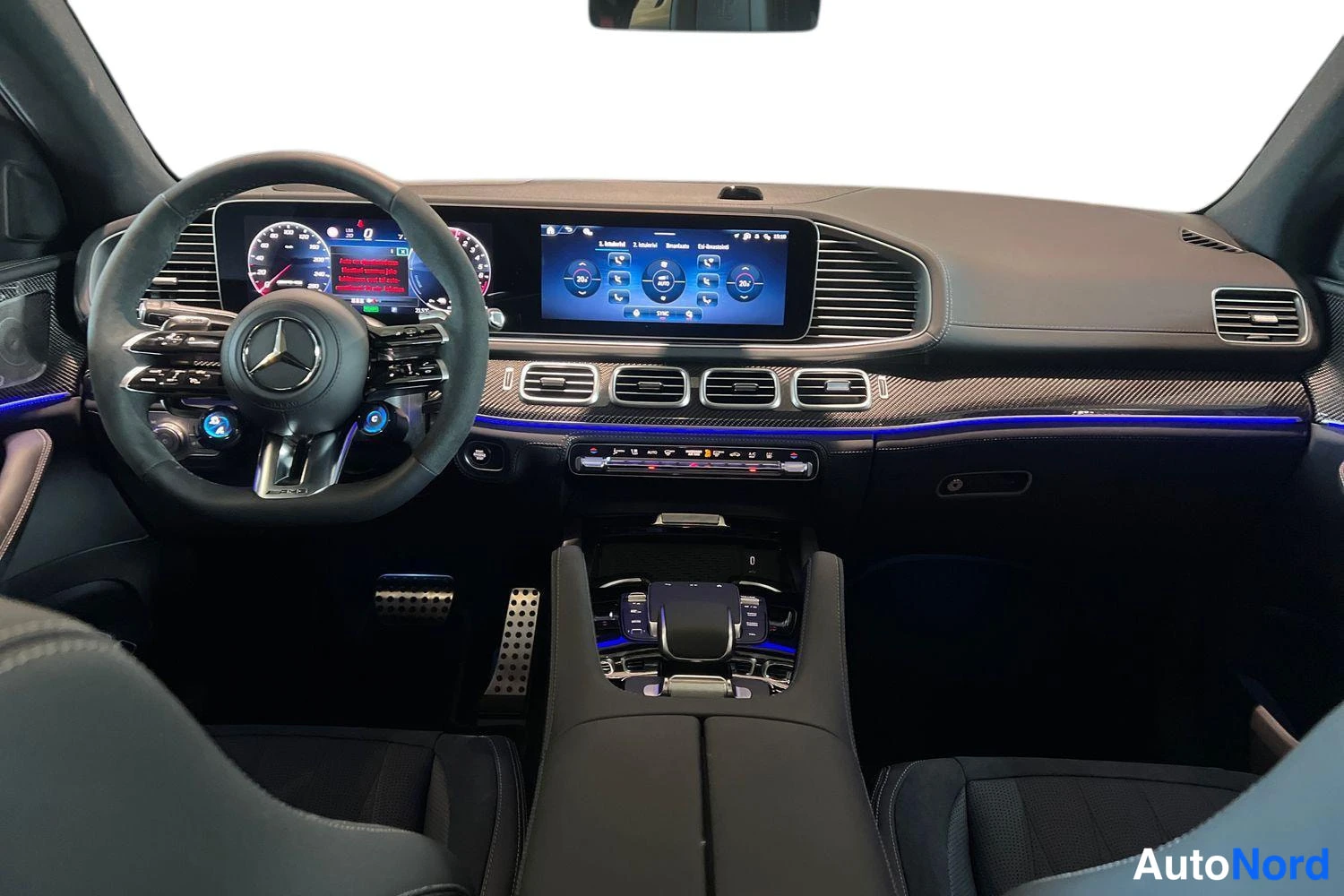 Musta Mercedes-Benz GLE 2026, ohjaamo, kuva 8