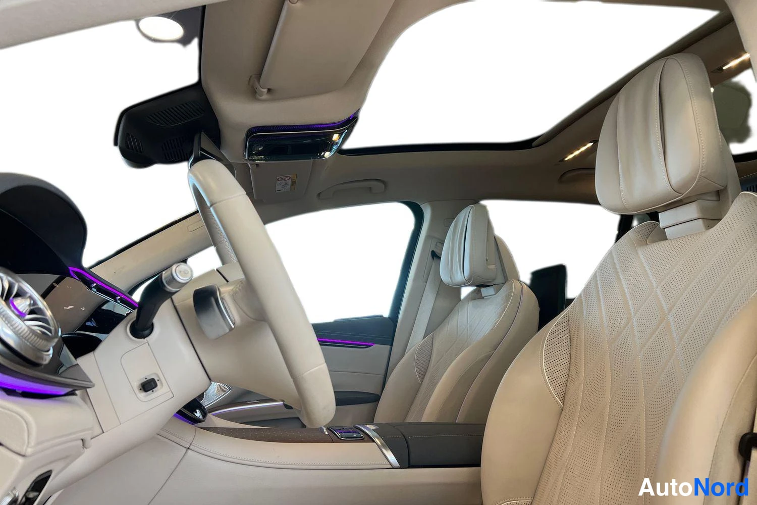 Musta Mercedes-Benz EQS SUV 2023, etuistuimet, kuva 11