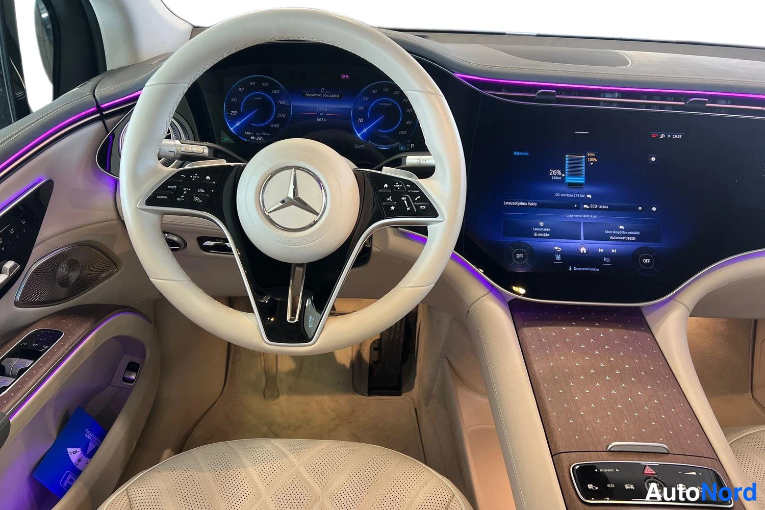 Musta Mercedes-Benz EQS SUV 2023, ohjaamo, kuva 7