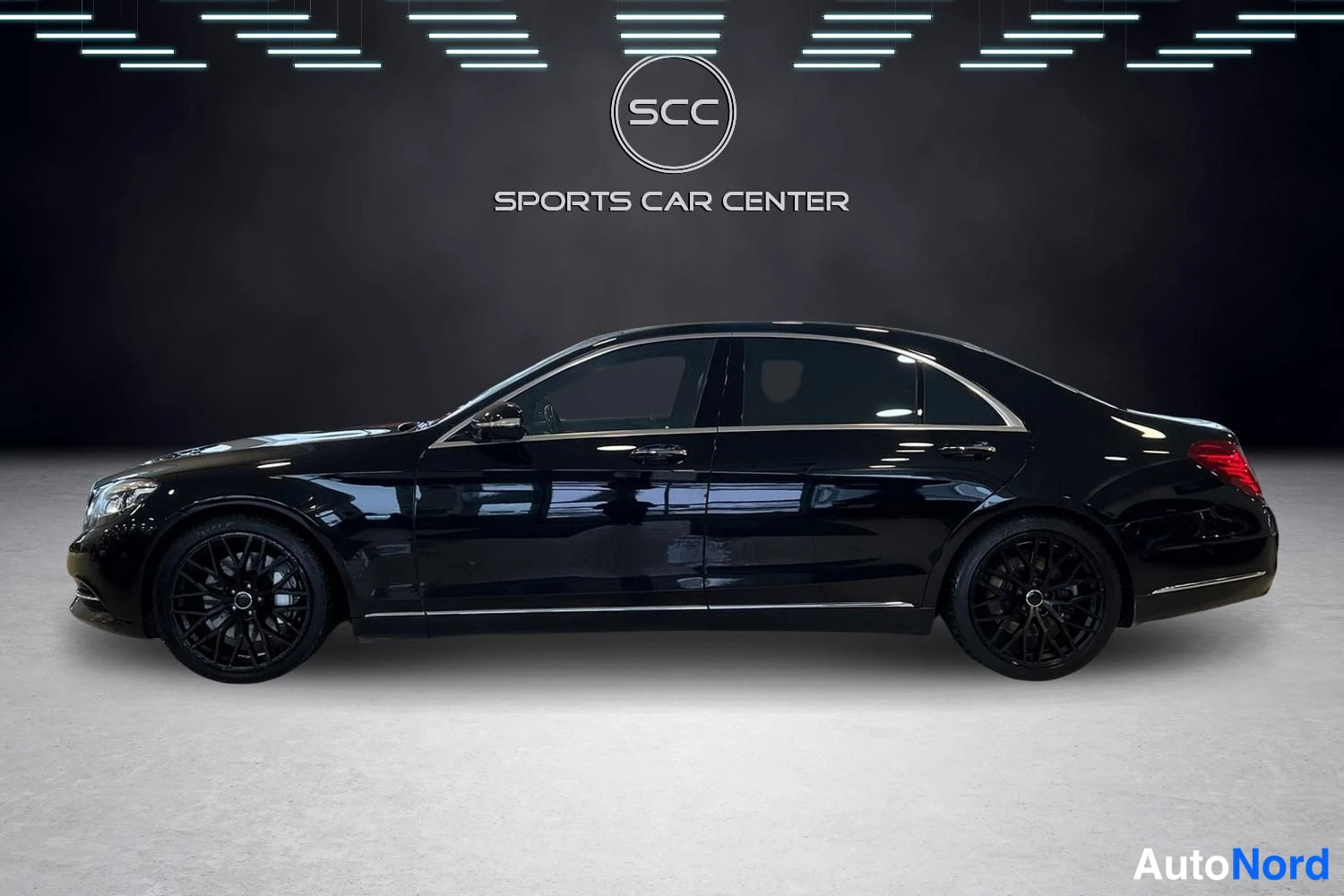 Musta Mercedes-Benz S-Class 2016, sivulta, kuva 4