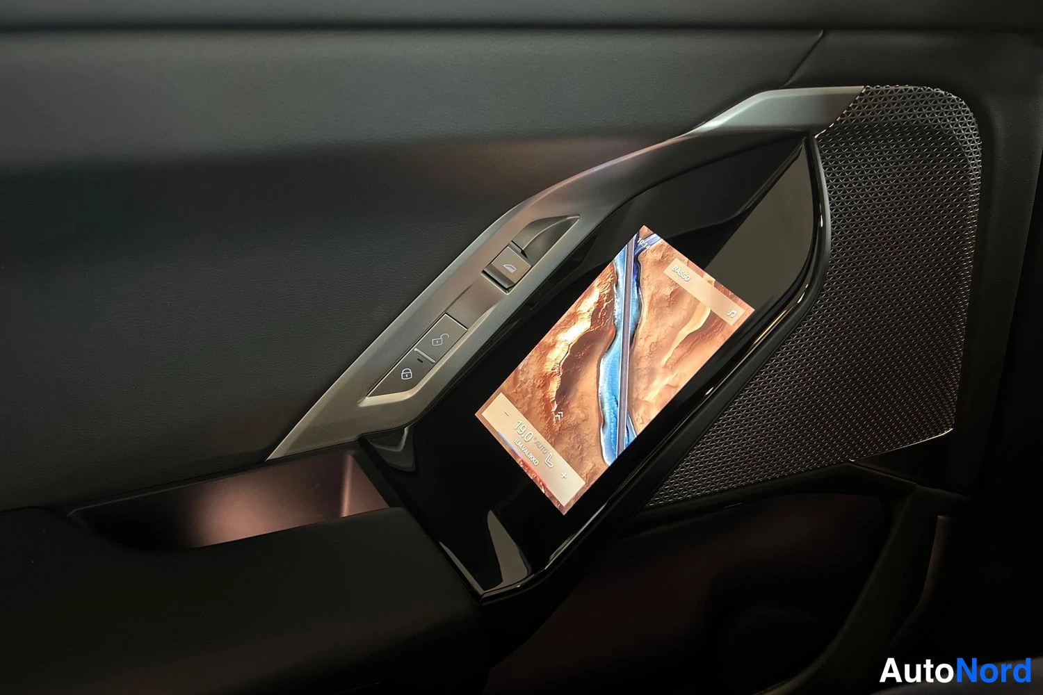 Musta BMW i7 2024, yksityiskohta, kuva 20
