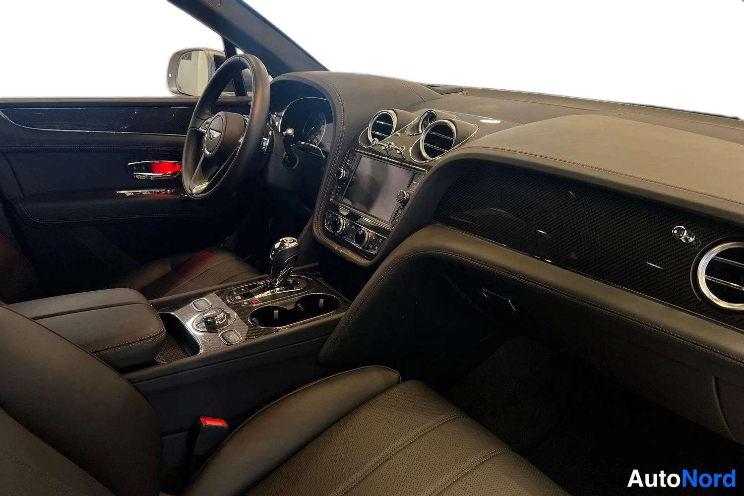 Harmaa Bentley Bentayga 2021, ohjaamo, kuva 9