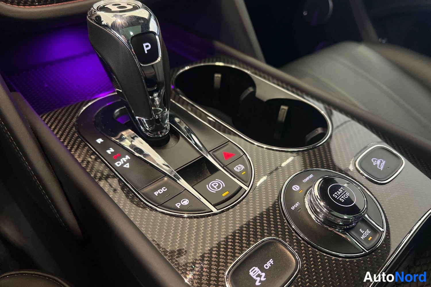 Harmaa Bentley Bentayga 2021, yksityiskohta, kuva 15