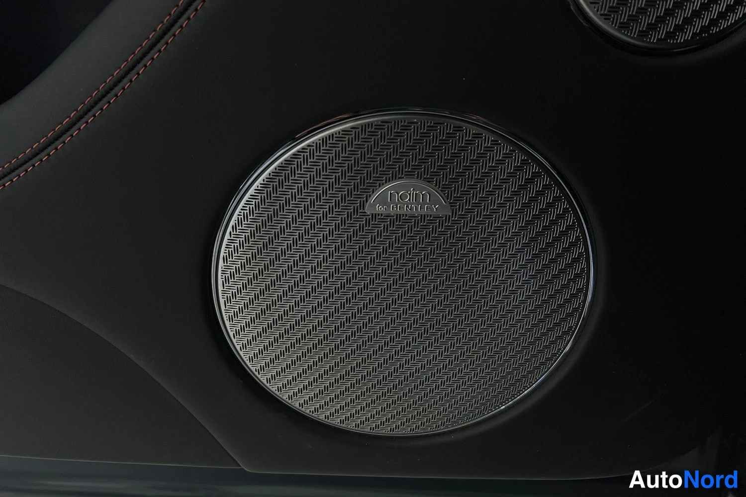 Harmaa Bentley Bentayga 2021, yksityiskohta, kuva 16