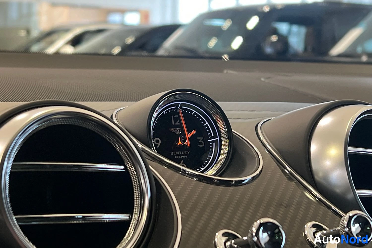 Harmaa Bentley Bentayga 2021, yksityiskohta, kuva 26