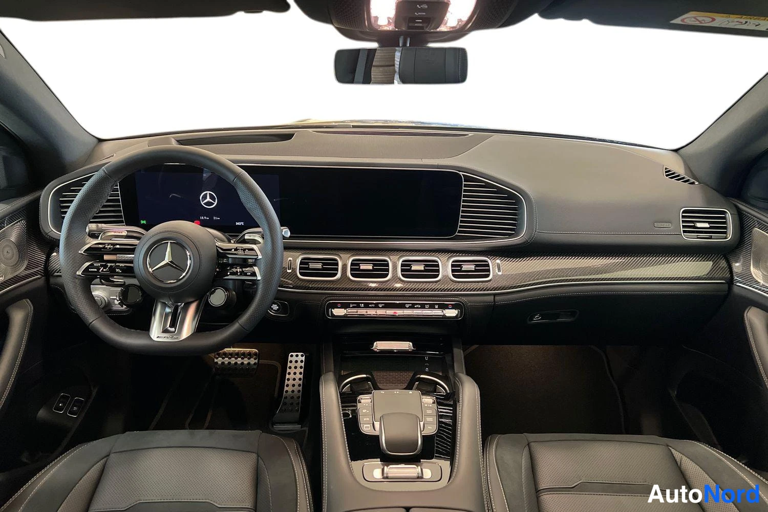 Harmaa Mercedes-Benz GLE 2026, ohjaamo, kuva 8