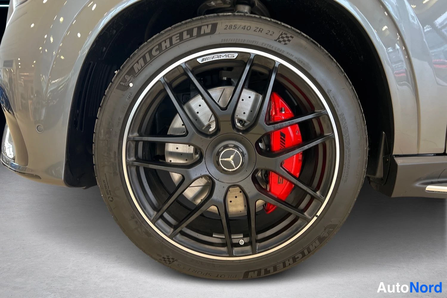 Harmaa Mercedes-Benz GLE 2026, yksityiskohta, kuva 13