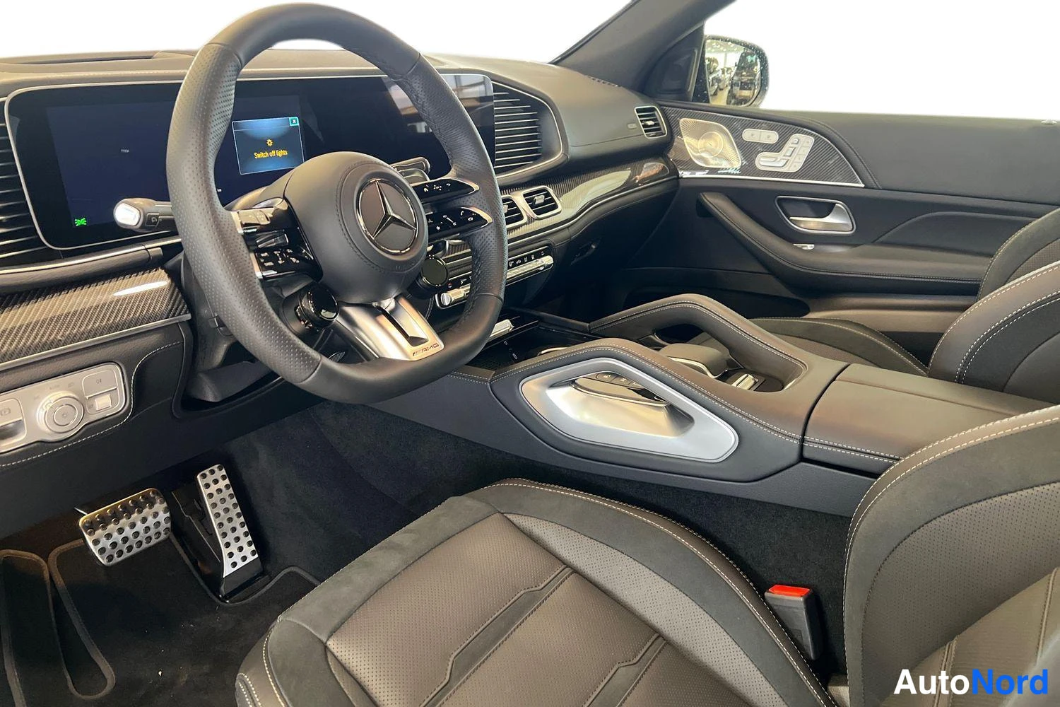 Harmaa Mercedes-Benz GLE 2026, ohjaamo, kuva 6