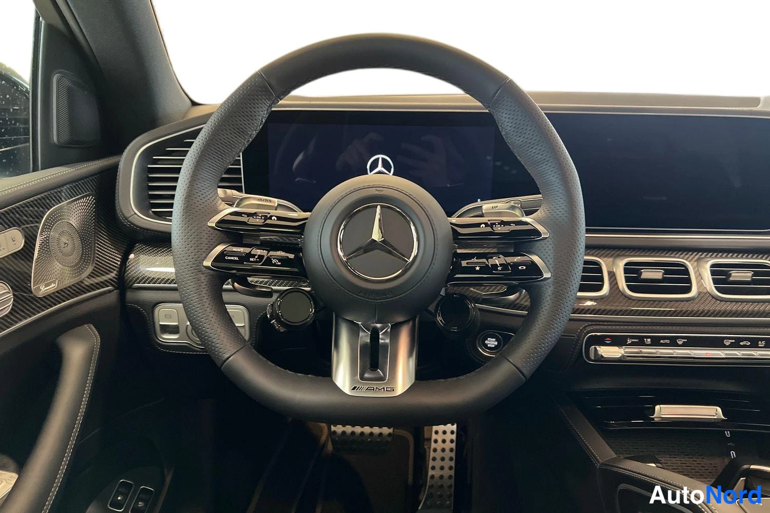 Harmaa Mercedes-Benz GLE 2026, ohjaamo, kuva 7