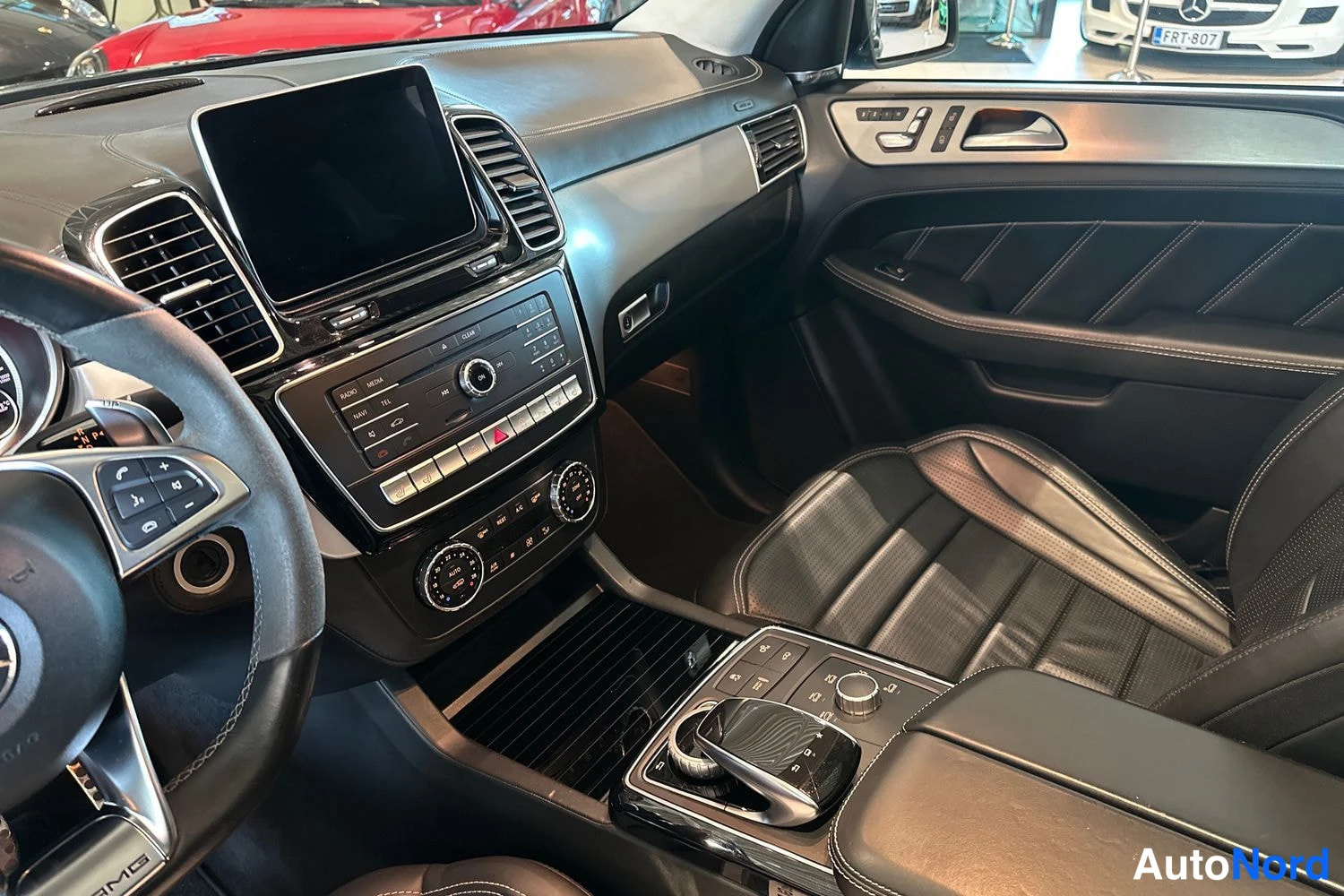 Harmaa Mercedes-Benz GLE 63 AMG 2016, kuva 22