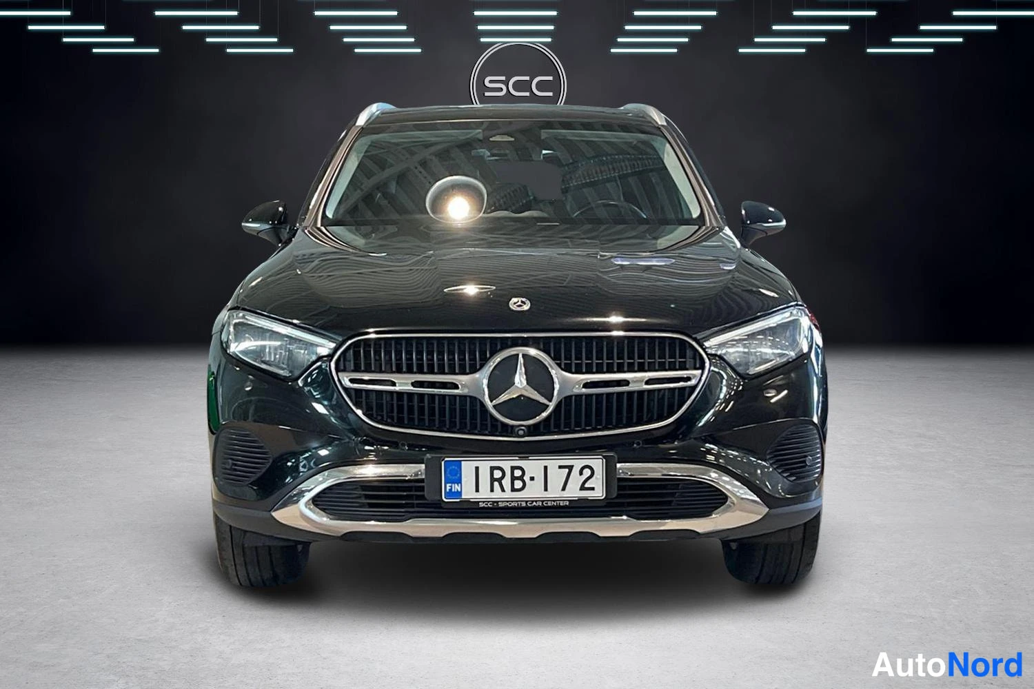 Musta Mercedes-Benz GLC 2023, edestä, kuva 2