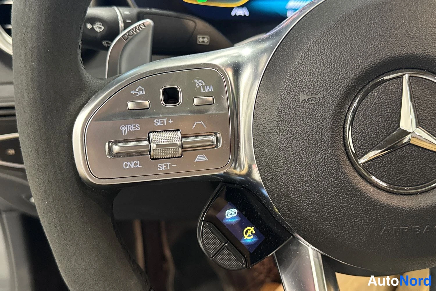 Musta Mercedes-Benz GLC 2020, yksityiskohta, kuva 23