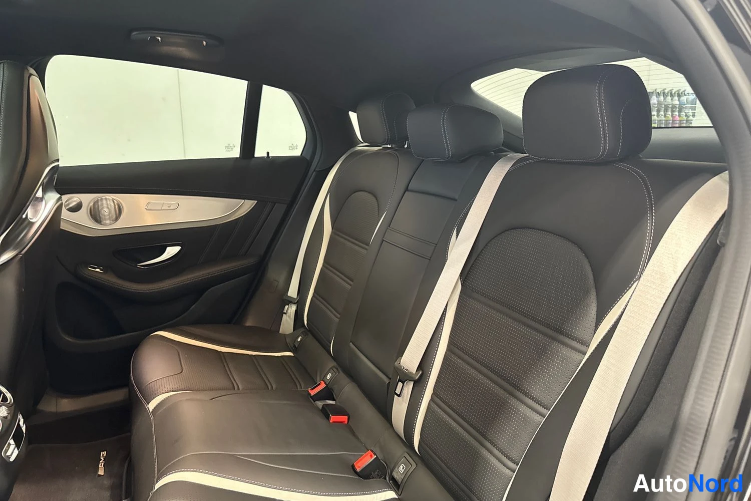 Musta Mercedes-Benz GLC 2020, takaistuimet, kuva 13