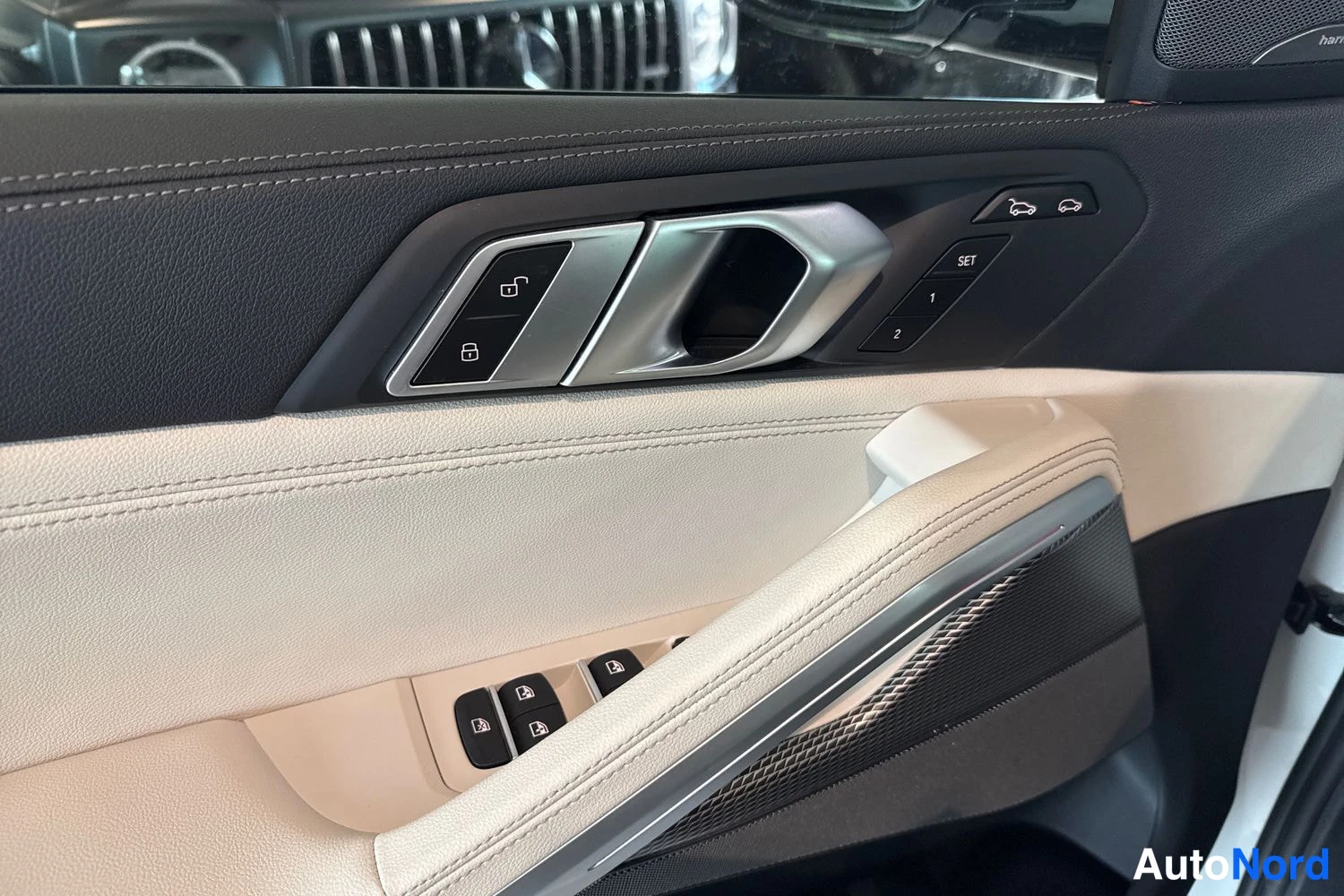 Valkoinen BMW X6 2021, yksityiskohta, kuva 16