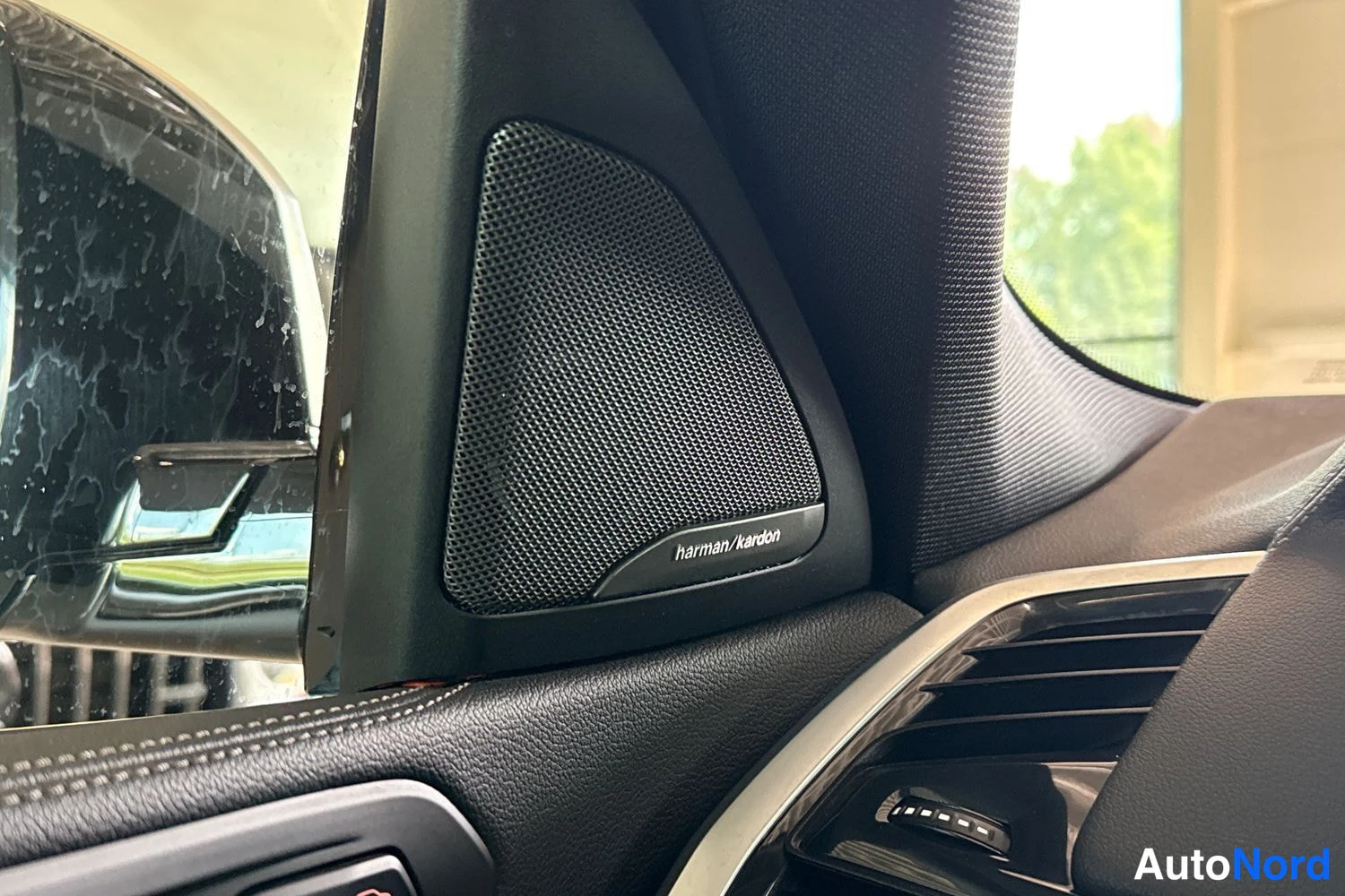 Valkoinen BMW X6 2021, yksityiskohta, kuva 21