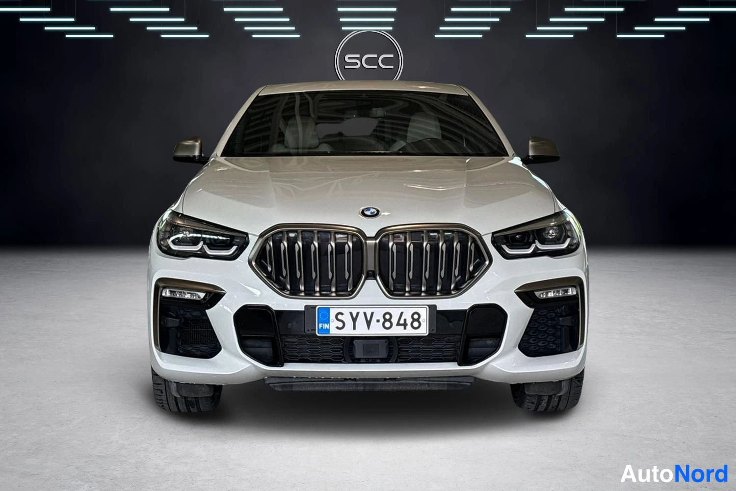 Valkoinen BMW X6 2021, edestä, kuva 2