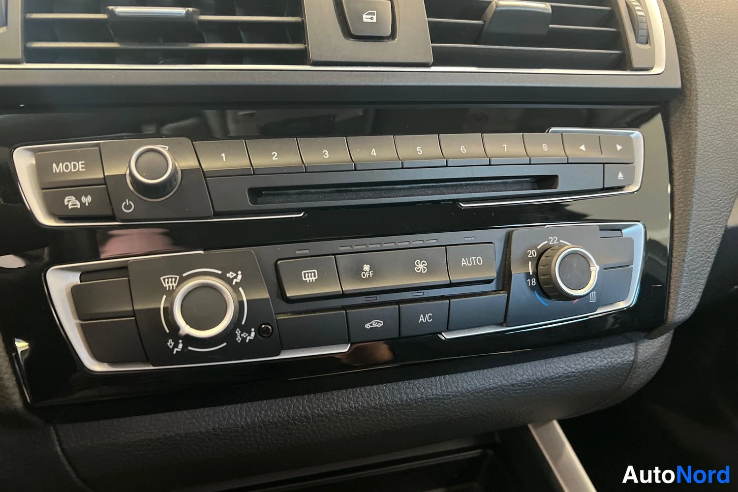 Valkoinen BMW 118d 2017, yksityiskohta, kuva 15