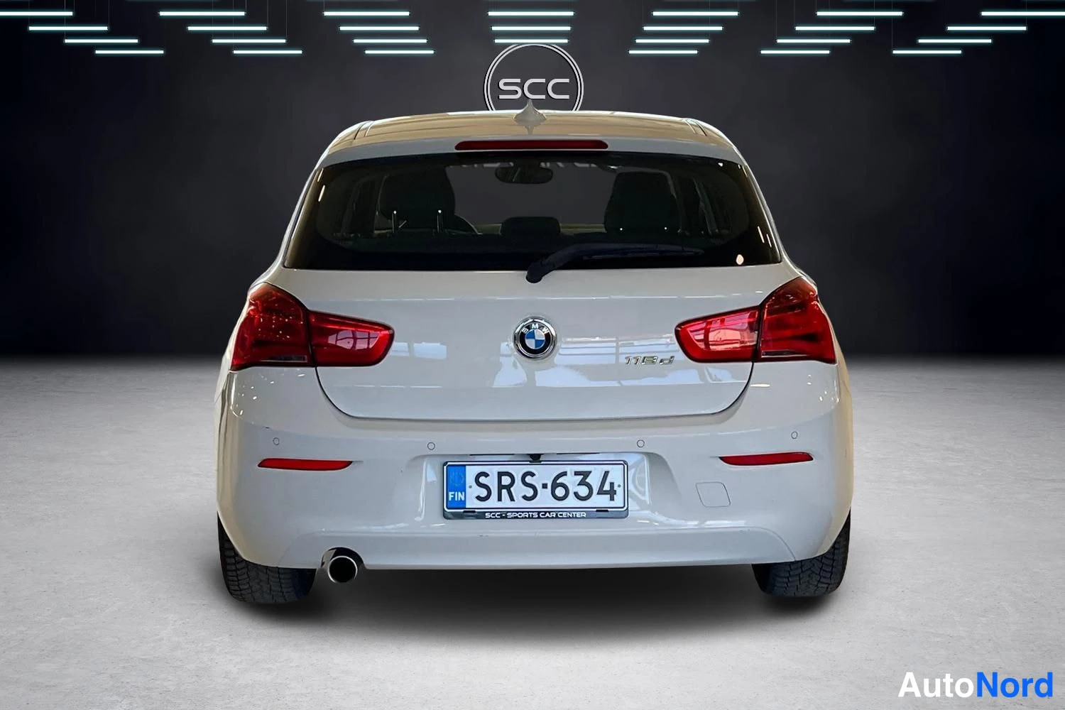 Valkoinen BMW 118d 2017, takaa, kuva 5