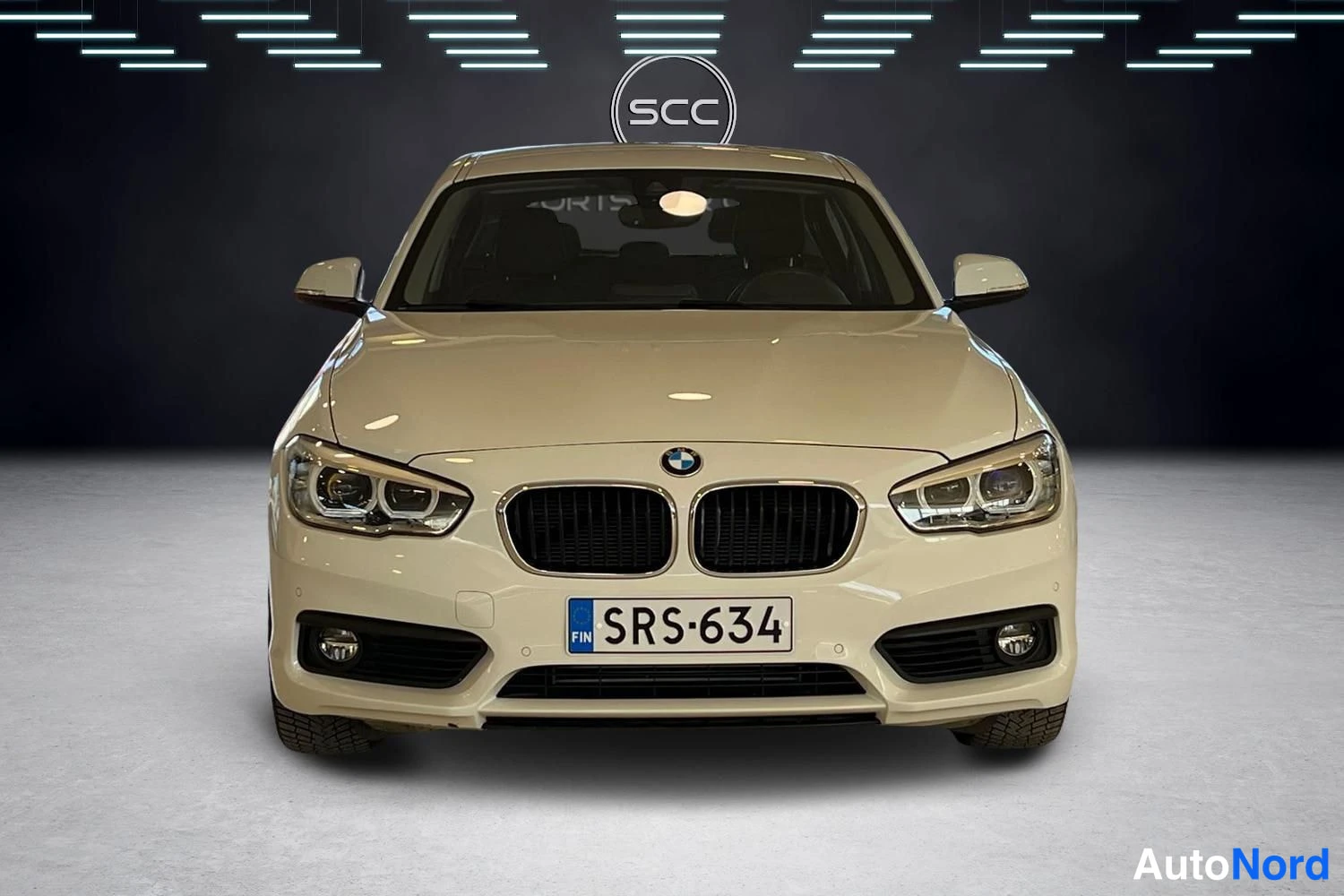 Valkoinen BMW 118d 2017, edestä, kuva 2